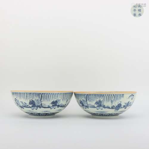 A Pair of Blue-and-white Big Bowls