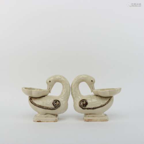 A Pair of Duck-shaped Oil Lamps