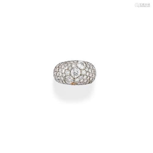 A 18K white gold and diamond ring