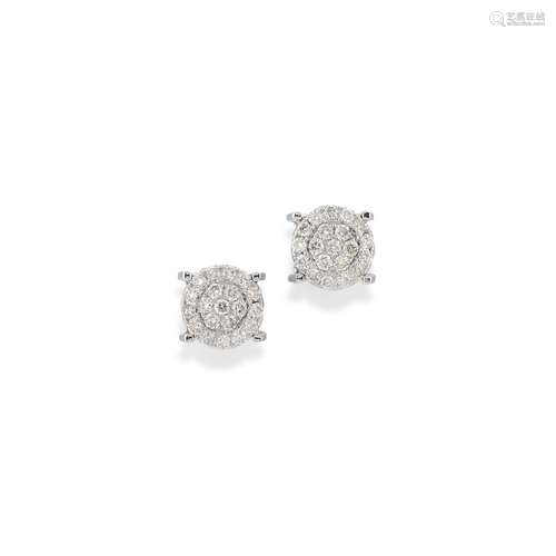 A 18K white gold and diamond earrings