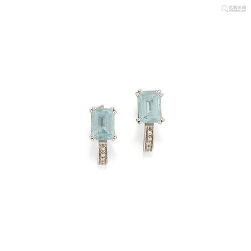 A 18K white gold, aquamarine and diamonds earrings