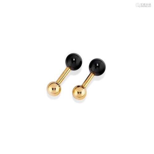 Tiffany & Co. - A 18K yellow gold and onyx cufflinks, Ti...