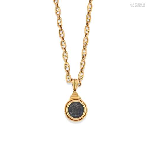 A 18K yellow gold necklace