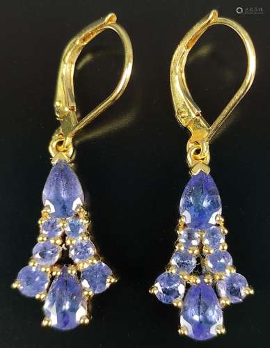 Pair of earrings, tanzanite set in 750/18K yellow …