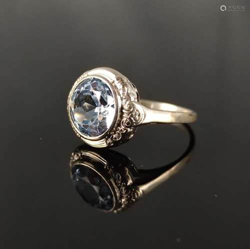 Art-Déco ring set with a round faceted aquamarine …