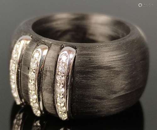 Carbon designer ring with 3 white gold stripes, to…