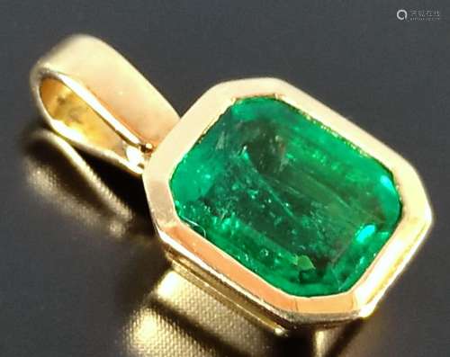Emerald pendant, octagonal set in 750/18K yellow g…