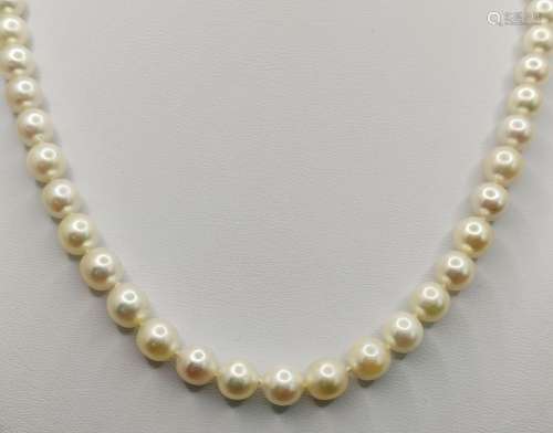 Pearl necklace, fine luster, diameter pearls about…