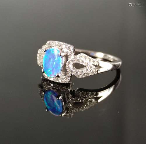 Opal ring, silver 925, ring head set with a rectan…