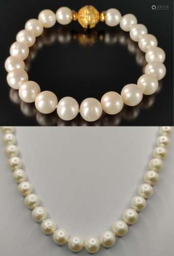 Pearl set, consisting of bracelet (length 20cm) an…