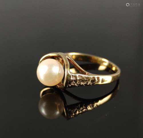 Pearl ring, center round pearl with beautiful whit…