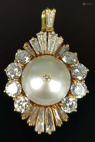 Brilliant pearl pendant with 9 diamonds and 13 dia…