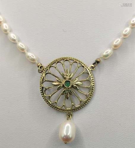 Emerald pearl gold necklace, round filigree design…