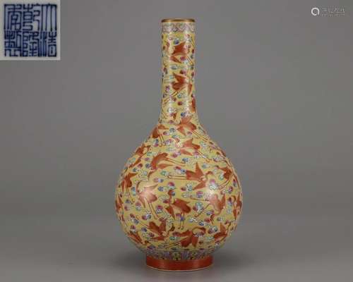 A Famille Rose Bottle Vase Qing Dyn.