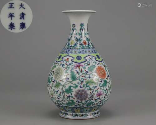 A Doucai Glazed Vase Yuhuchunping Qing Dyn.