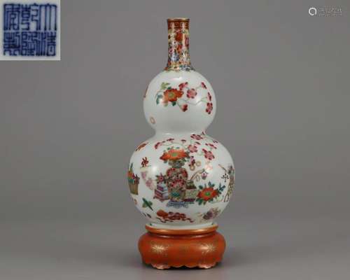 A Famille Rose Double Gourds Vase Qing Dyn.