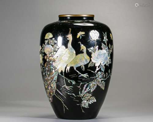 A Mother of Pearl Inlaid Lacquer Jar Qing Dyn.