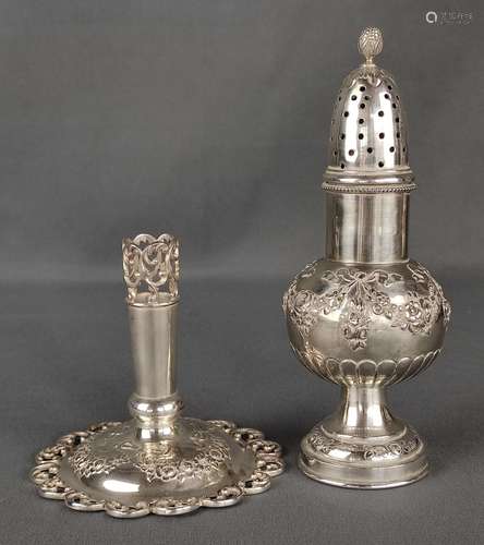 Lot, 2 parts, consisting of a small candlestick, s…