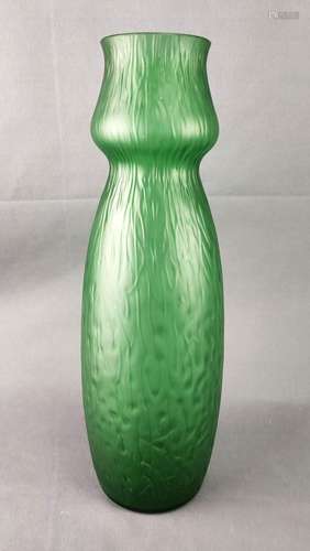 Art Nouveau vase, tall slender form, slightly bulg…