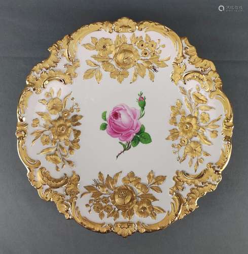 Large ceremonial bowl, gold relief rim in floral d…