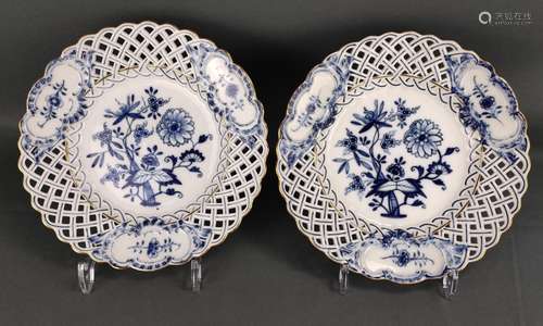 Two plates, perforated rims, onion pattern and gol…