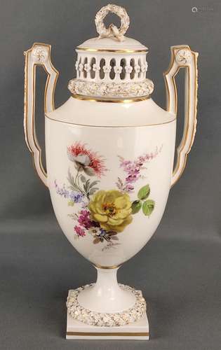 Handle vase, sword mark Meissen, 2nd choice, pomme…