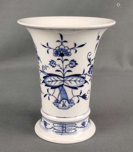 Vase, sword mark, Meissen, 1st choice, onion patte…