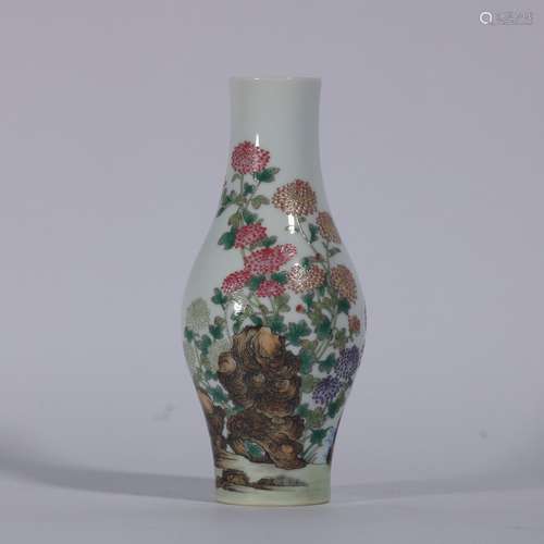 Famille Rose Porcelain Bottle With Pattern Of Peony And Flow...