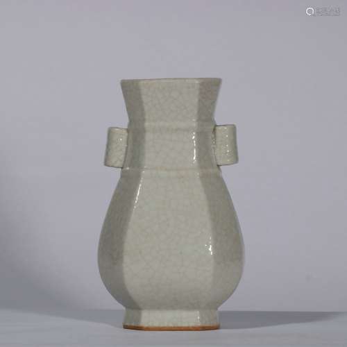 Ge Glazed Porcelaind Porcelain Bottle ,China