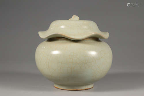 Porcelain Cover Jar With Pattern Of Lotus ,China