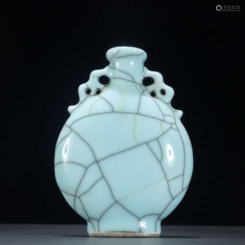 Guan Kiln Porcelain Bottle ,China