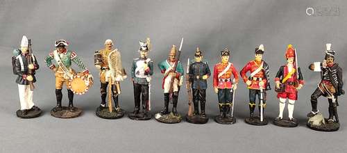 10 military figurines, fine polychrome painted, di…