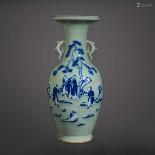QING DYNASTY BLUE AND WHITE VASE WITH WHITE EARS