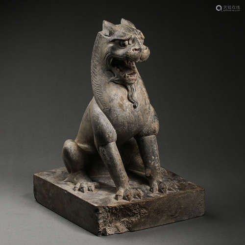 CHINESE TANG DYNASTY BLUESTONE LION STATUE