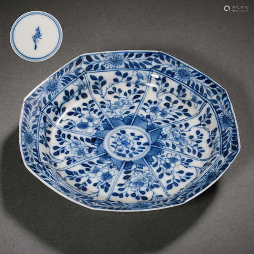 CHINESE QING DYNASTY BLUE AND WHITE PLATE