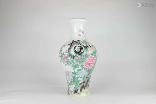 Famille-rose Enameled Vase with Floral and Bird Pattern, Yon...