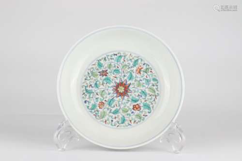 Contrasting Colored Dish with Interlaced Lotus, Yongzheng Re...