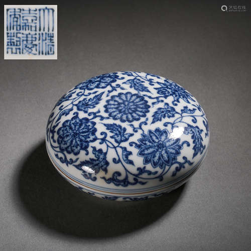 BLUE AND WHITE POWDER COMPACT, JIAQING PERIOD, QING DYNASTY,...