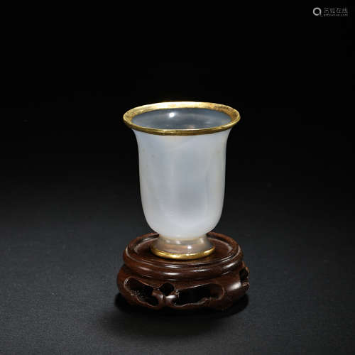 CHINESE LIAO DYNASTY AGATE CUP INLAID WITH SILVER GILT RIM