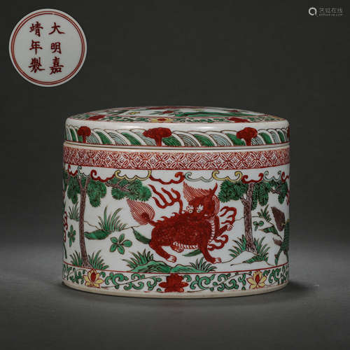 COLORFUL LID BOX, JIAJING PERIOD, MING DYNASTY, CHINA