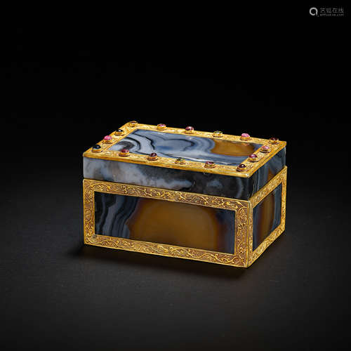 AGATE INLAID WITH SILVER GILT BOX FROM QING DYNASTY, CHINA