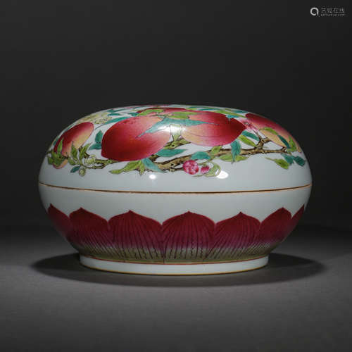 CHINESE PEACH PATTERN LID BOX, QIANLONG PERIOD, QING DYNASTY