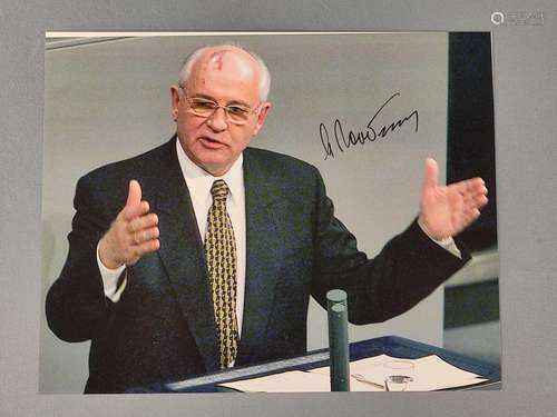 Autograph Mikhail Gorbachev, signed photograph, sh…