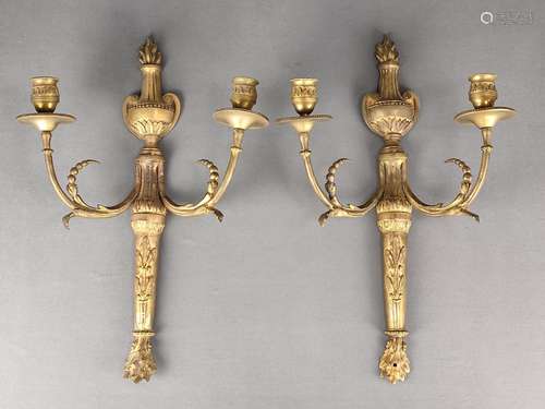 Pair of appliques / appliqués, two-armed, shaft de…