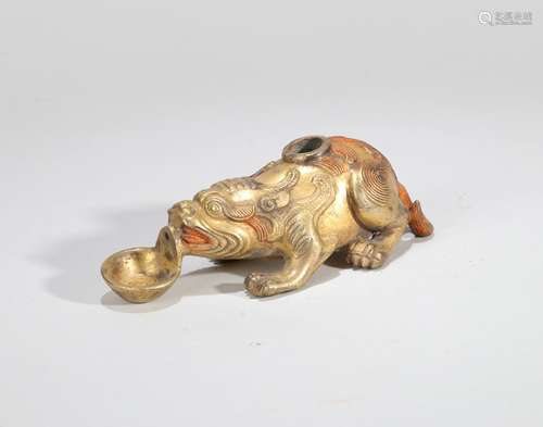 A GILT-BRONZE BEAST PATTERN WATERDROP