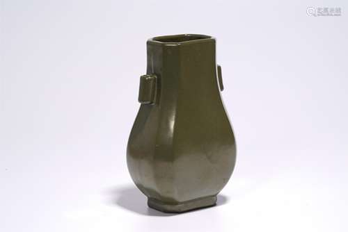 A TEA-DUST GLAZED DOUBLE-EARED VASE