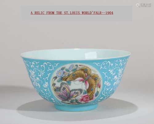 A SMALL TURQUOISE-GLAZED FAMILLE ROSE BUTTERFLY PATTERN BOWL