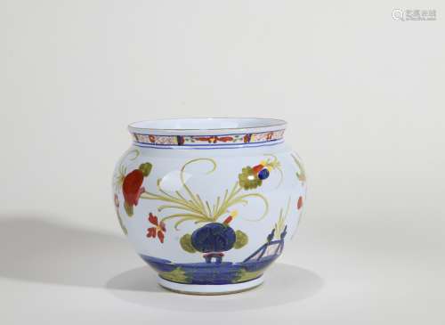 A JAPANESE COLOR PAINTED PORCELAIN