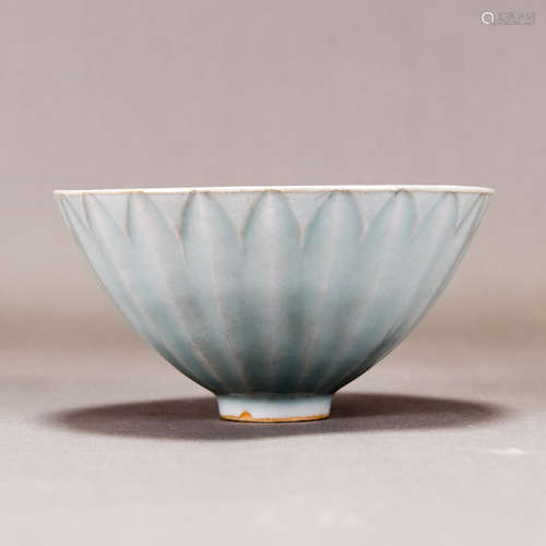 A LONGQUAN CELADON 'LOTUS' BOWL