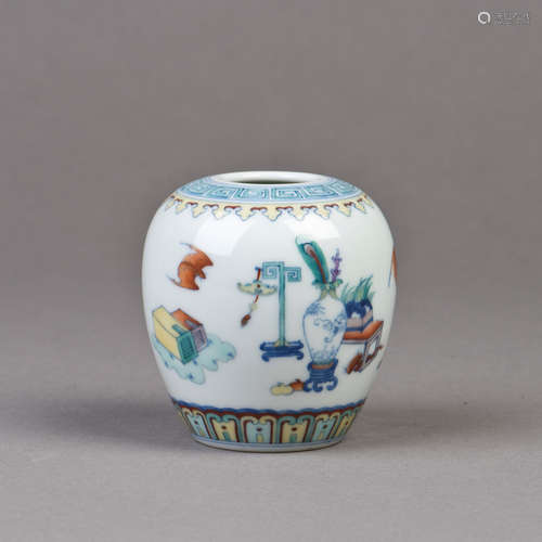 A FAMILLE ROSE PORCELAIN JAR